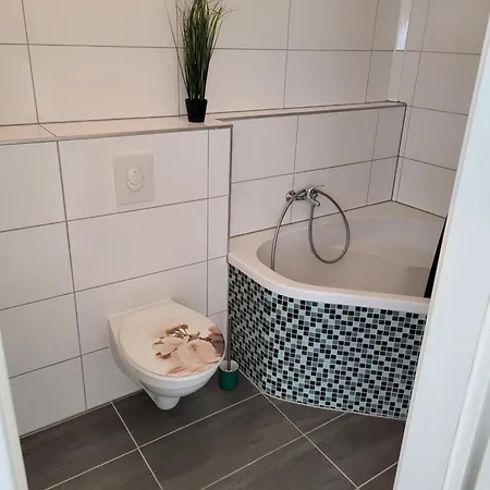 Gemuetliche 2,5 Ruhige Und Zentrale Lage, Free Parking *